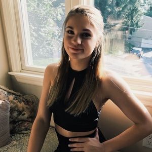 Meet your Posher, Janelle